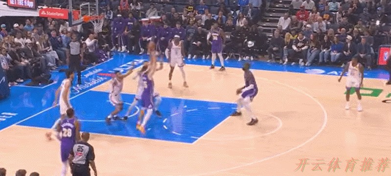 开云体育动态:这氛围!卡鲁索快攻不扣篮 雷霆替补席集体弱爆了👎招呼 开云体育动态:这氛围!卡鲁索快攻不扣篮 雷霆替补席集体弱爆了👎招呼