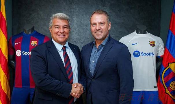 开云体育网址：从诺坎普球迷到巴萨一线队！23岁天才后卫的逆袭之路：我曾坐在看台，如今要在这里踢球